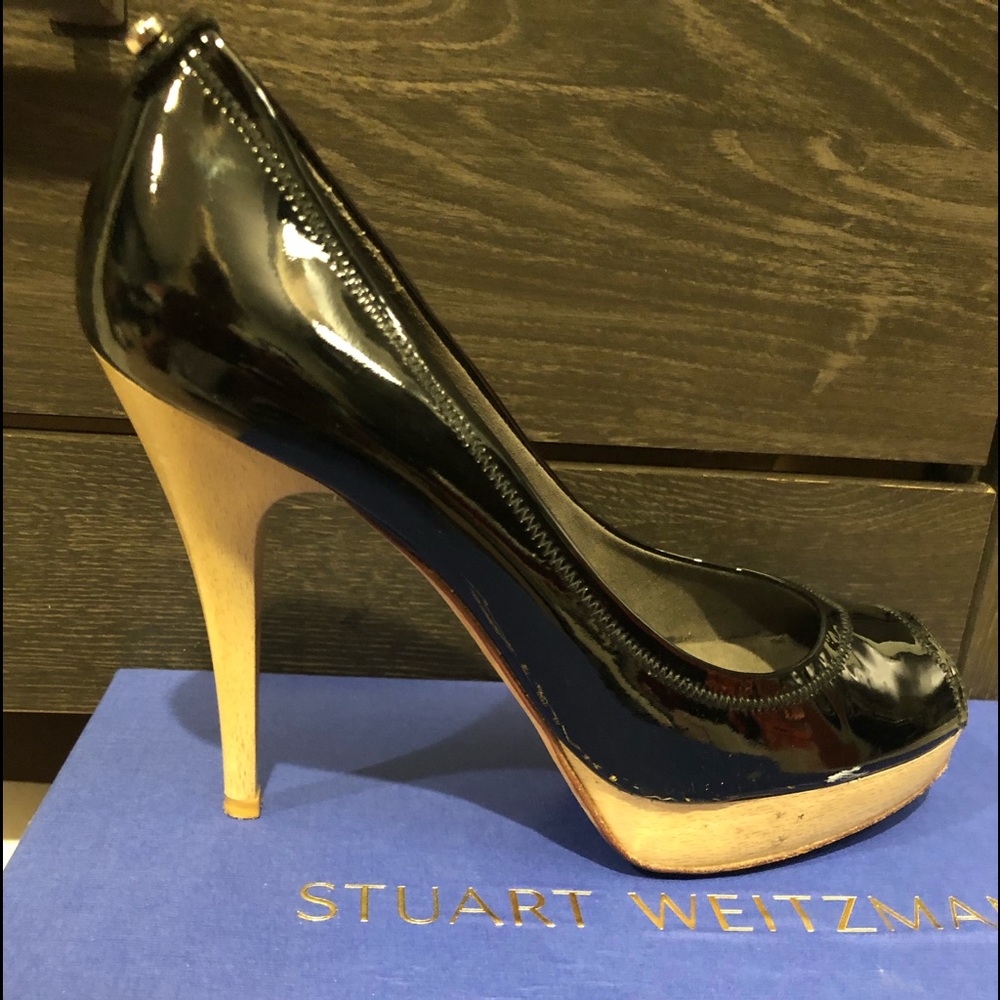 Stuart Weitzman black patent leather pumps. Size 8.5